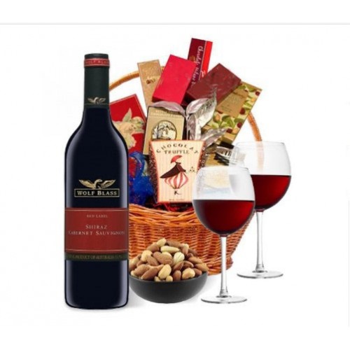 Elegant Wine Gift Hamper
